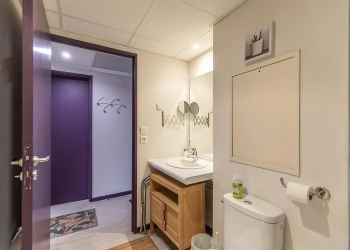 Tithome 1 - Gare, Centre Ville, Vue Montagne Et Chateau *